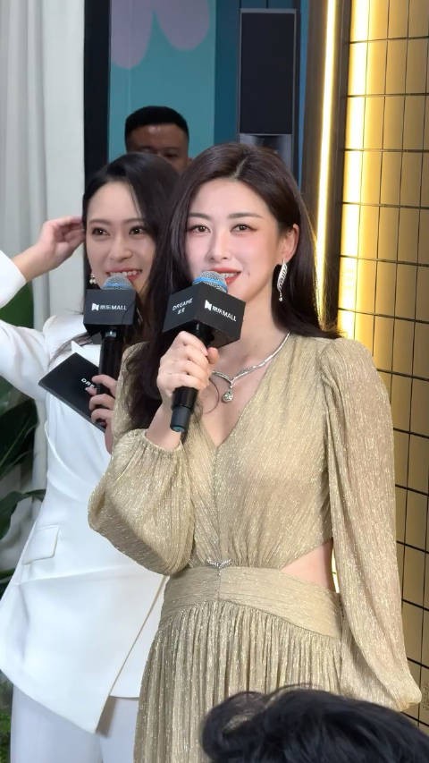 朱珠这张神仙颜值的脸好国泰民安