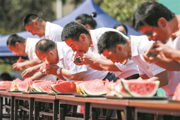 吃瓜视频最全观看，带你轻松了解娱乐圈的精彩瞬间！