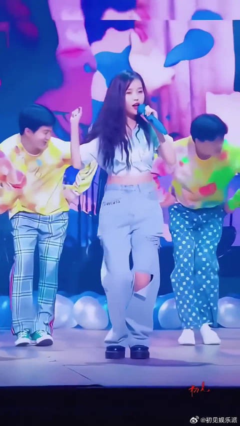 不开心了就来看女神,保证让你瞬间心情愉悦,iu李知恩