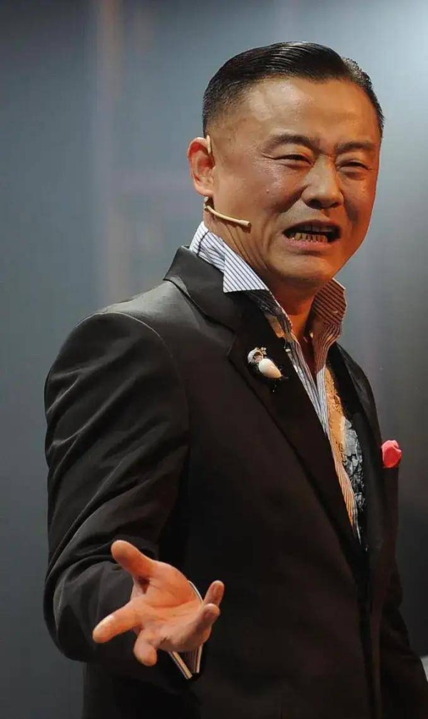 南有周立波，北有郭德纲，南北对决！