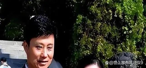 耿为华再婚了。 歌坛老...@养只刺猬叫软萌团子的动态