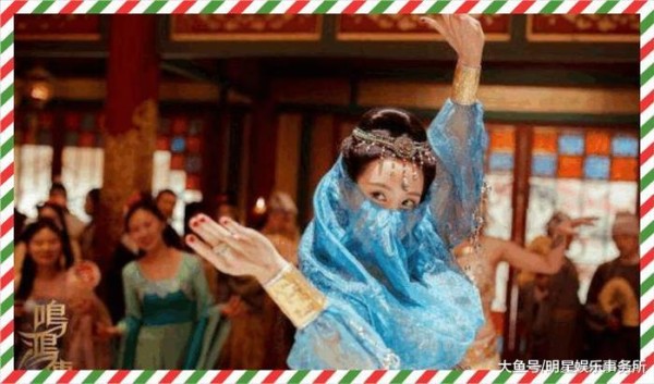 “小耳朵”陈都灵神似刘诗诗! 网友: 姑娘想要美千万不要笑