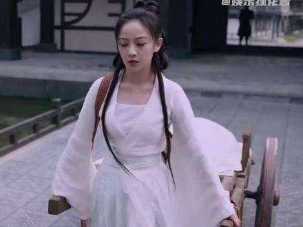 幸福总是脆弱得像一层薄冰,如此艰难的日子,你却仅仅留给她一颗糖果