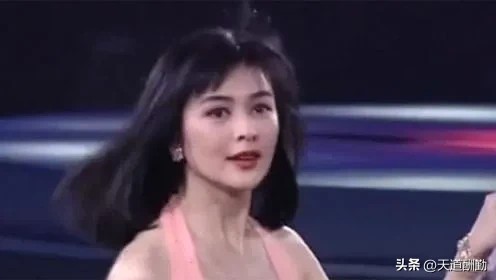 天道酬勤：张学友和关之琳皆为香港演艺圈的璀璨明星，活跃于影视与音乐领域的黄金时代，他们之间有着深厚的同行情谊，主要体现在以下两方面：
 
影视合作：1991年，两人首次在电影《黄飞鸿》中合作，张学友饰演配角“牙擦苏”，关之琳扮演“十三姨” 。这部影片中，关之琳的温婉美丽与张学友的生动演绎，为影片增色不少。1993年，他们再度携手出演动作片《太子传说》，张学友饰演以杀人为使命的太子，关之琳饰演其心上...