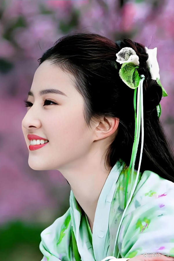 刘亦菲：以光影为墨，书写东方美学的千年独白