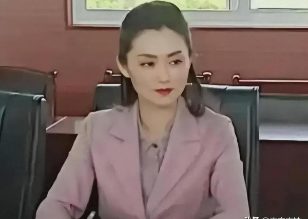 从官场明星到自首，李彬的美貌与权力的悲剧反思