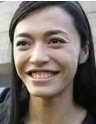 那些嘴巴很大的女明星，杨颖的能吞下拳头了？
