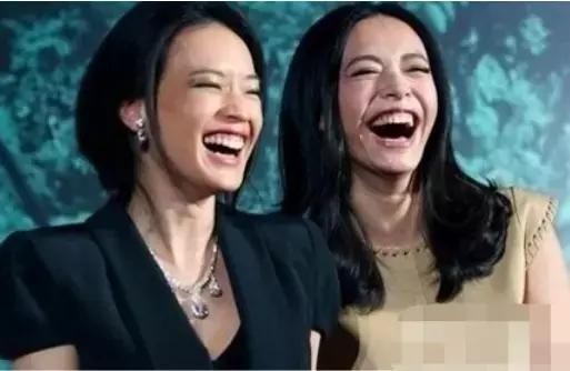 那些嘴巴很大的女明星，杨颖的能吞下拳头了？