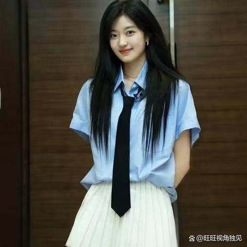 孙千活动走神被网友审判 明星压力下的微表情争议