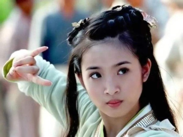 林依晨停工备孕，经纪人回复引热议，无意透露艺人高收入