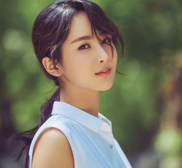 杨紫变美，赵丽颖变高级，对比四年前的她们，选对化妆师太重要了