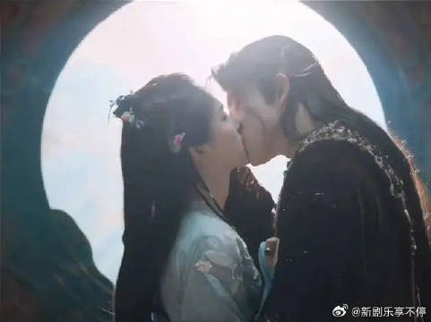 白月梵星的吻戏