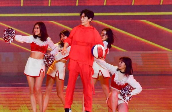 大年初一明星热度排名：那个男人继续霸榜，陈伟霆冲至第四