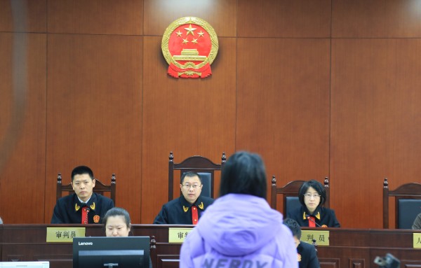 出售艺人航班信息 航空公司客服被禁业