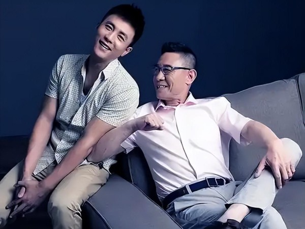 原来这5对娱乐圈明星，是“亲生父子”关系，许多人到现在不知道