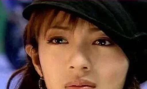 看了大S年轻照片，再看安以轩照片，才知道汪小菲眼光多“毒”