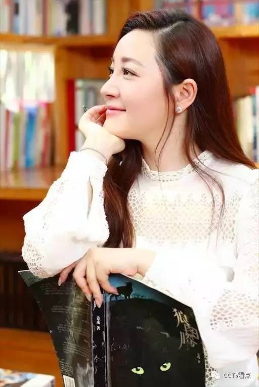 走近央视主播章艳:从美女到才女 成功没有一蹴而就