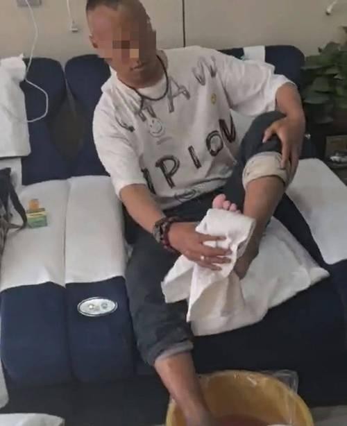 娱乐圈人设崩塌背后的真相与粉丝盲目追星的悲哀