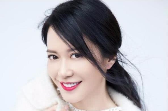 娱乐圈里面大龄剩女女明星，年龄都四十岁以上，一个更比一个美！