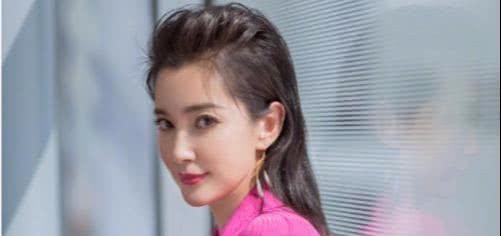 娱乐圈里面大龄剩女女明星，年龄都四十岁以上，一个更比一个美！