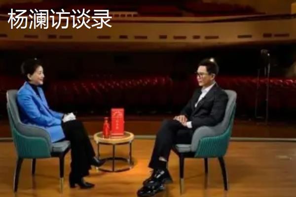 国内有什么知名的访谈类主持节目，《鲁豫有约》、《很静距离》等节目的知名度较高
