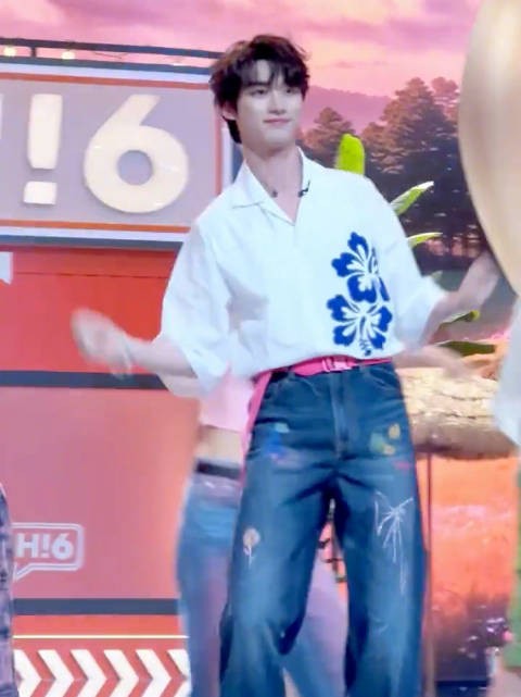 这一刻@时代少年团-丁程鑫 又跳舞啦！太帅了！青春洋溢