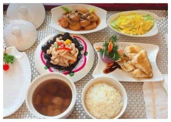 赵丽颖月子餐曝光一顿饭七道菜 网友：不知道要胖成啥样了
