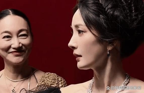 时尚芭莎红毯：孙俪重回颜值巅峰，宋佳高级，杨幂美到不敢认