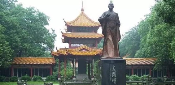 屈原之死：是一个政治家的失败还是一个伟大诗人的成全？