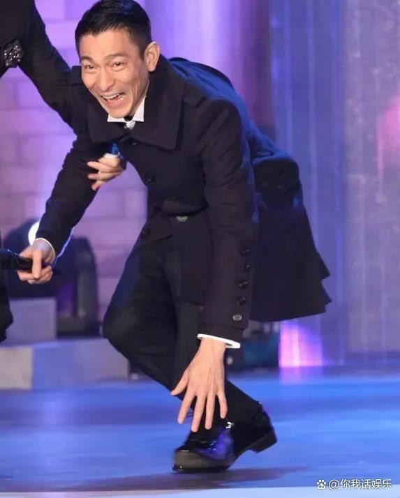 刘德华深圳演唱会带来2大看点！孟晚舟来了，刘德华再现跪滑演出