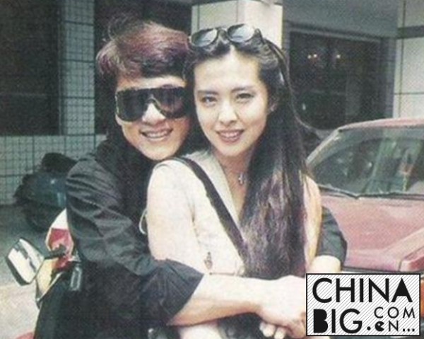 盘点被成龙强抱强吻过的女明星 成龙和女明星的亲密举动照片