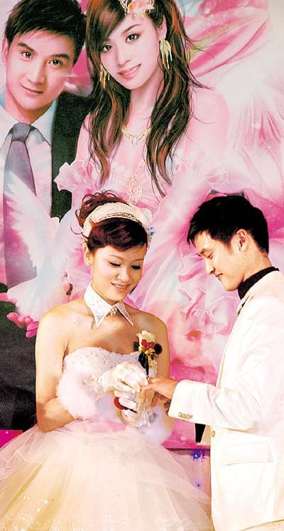 组图:选秀明星身边的十大绯闻男女