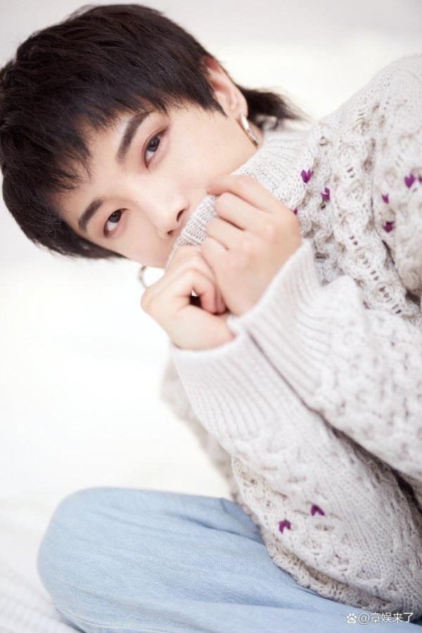 华晨宇、鞠婧祎、王嘉尔等明星的小八卦