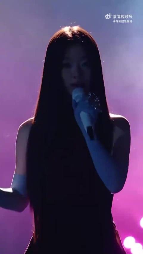 满脑子循环“如何呢，又能怎”！@单依纯 版《李白》开始出现了人传人现象 ！