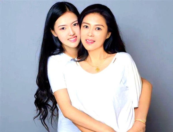 从低调家庭走出的世界冠军：孙颖莎的成功之路