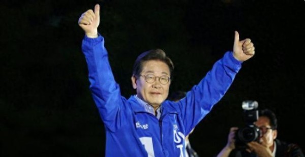 李在明曾和秋瓷炫夫妻一起录综艺