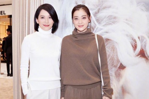 当红女星晒女儿，谁更可爱，基因说了算