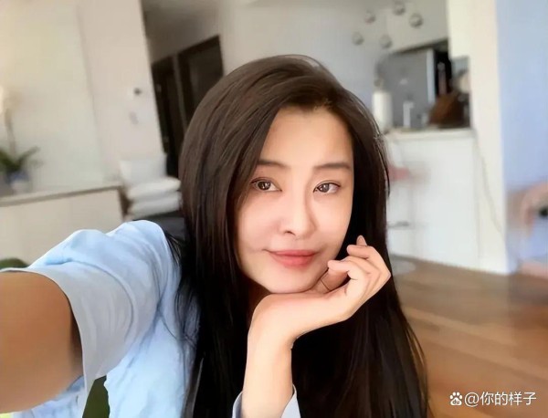 57岁王祖贤，常年跑步，状态似少女，网友称：这曲线，太迷人了