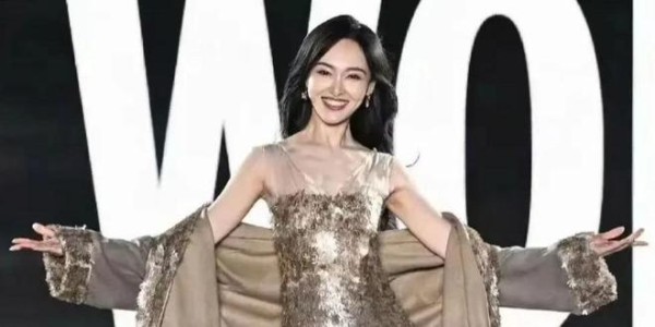 唐嫣优雅现身；奚梦瑶重返T台；高端美妆下滑；雷军皮衣热销