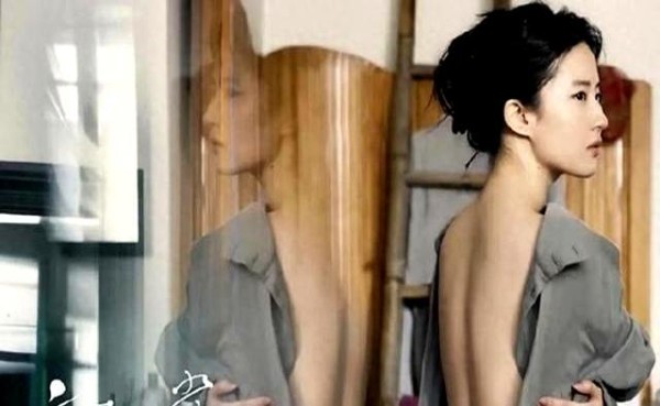 刘亦菲身材再引热议，过度关注外貌何时休，女性价值该如何定义