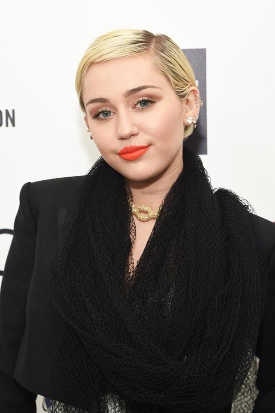麦莉•赛勒斯(MILEY CYRUS)