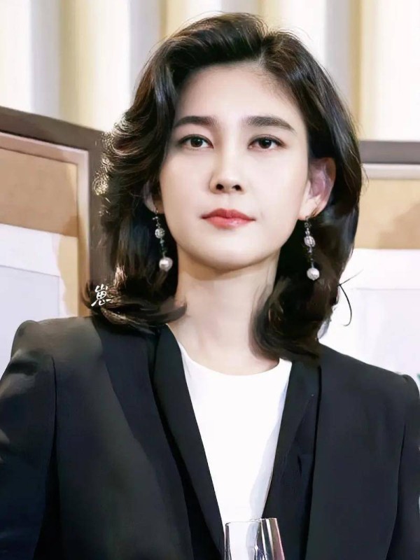 如今才明白，三星长公主李富真，嫁“穷保镖”背后的妙计