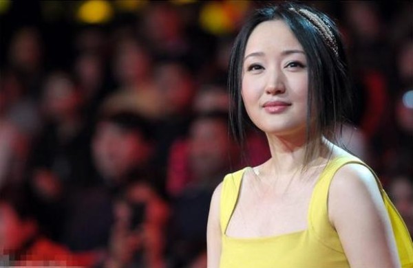 过气明星现生存现状，他负债2.5亿妻离子散，他靠一首歌吃一辈子