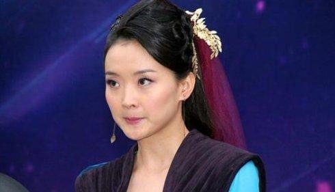 过气明星现生存现状，他负债2.5亿妻离子散，他靠一首歌吃一辈子