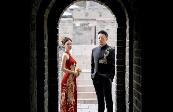 汪小菲大婚双方父母到场见证，仪式现场照流出，夫妻俩告白太浪漫