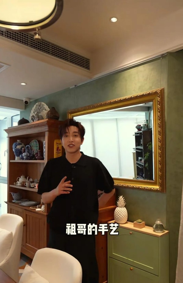 吴彦祖豪宅曝光太奢华，他真是在分享生活，还是在展示品味？