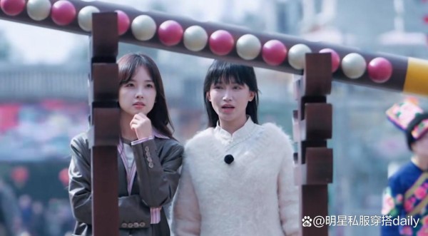 李子柒王冰冰同框被偶遇！一个美拉德棕色一个新中式穿搭各有千秋