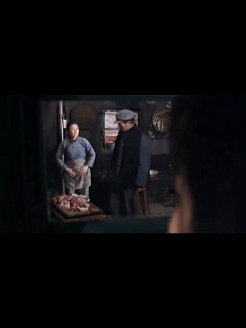父亲爱吃独食,肉只能他独享,馋的孩子们直流口水