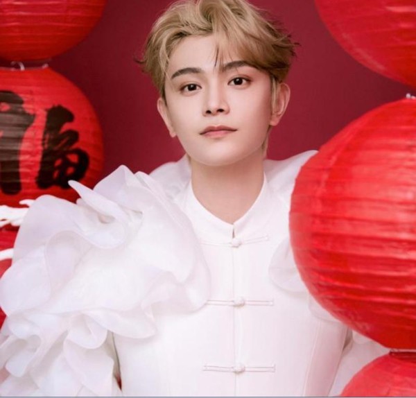 丁禹兮这是要变身“发色潮人”了吗？永夜星河团综新造型曝光！