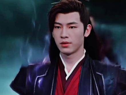 墨璃与沈璃在东海大战中，沈璃受伤